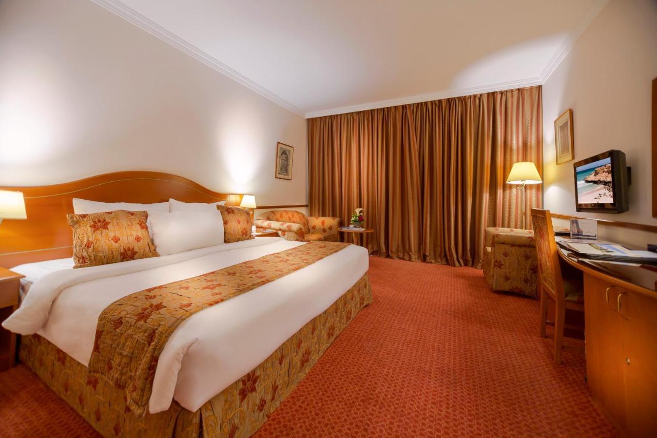 Golden Tulip 4*