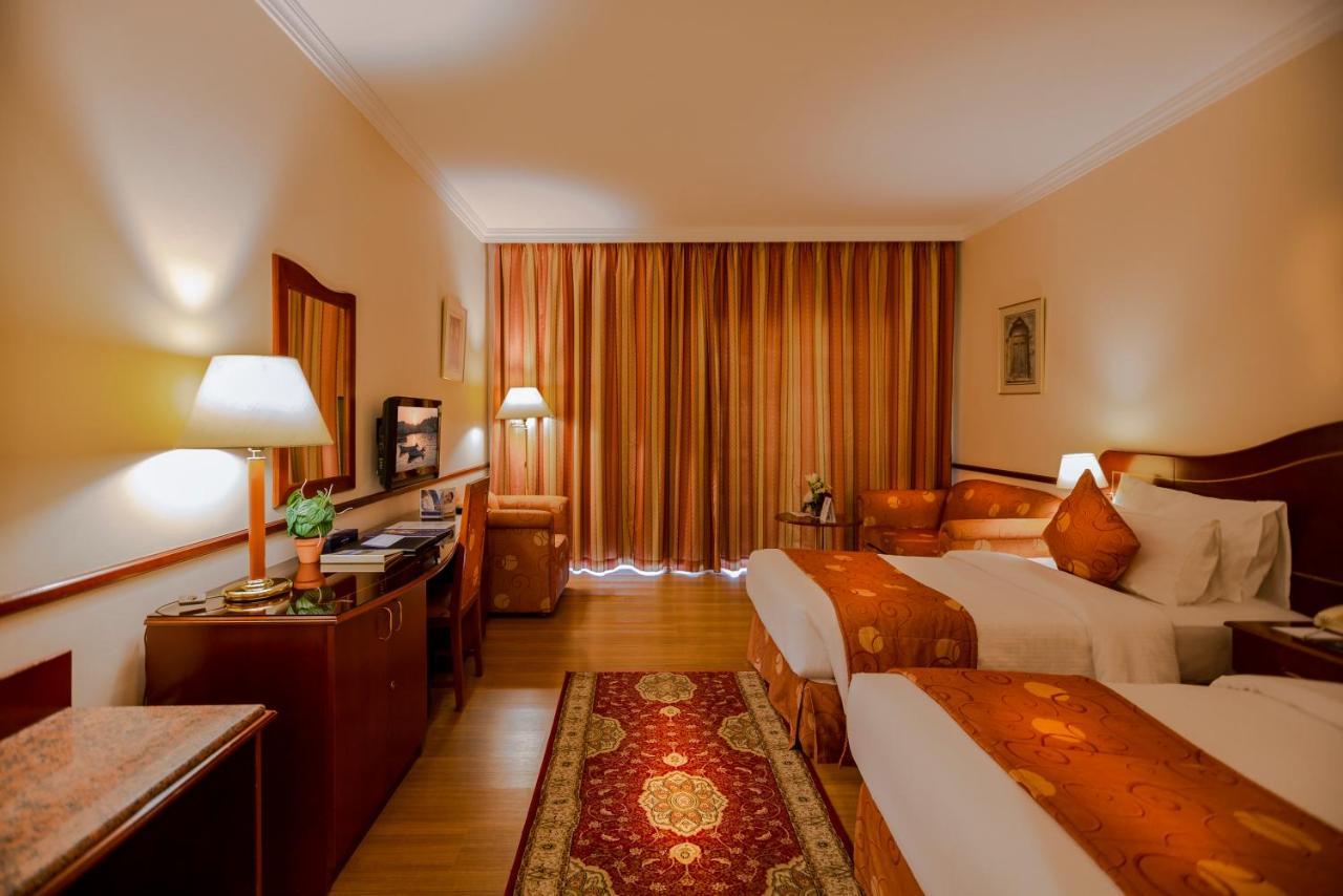Golden Tulip 4*