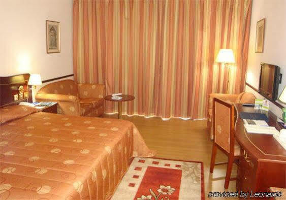Hotel Golden Tulip 4*